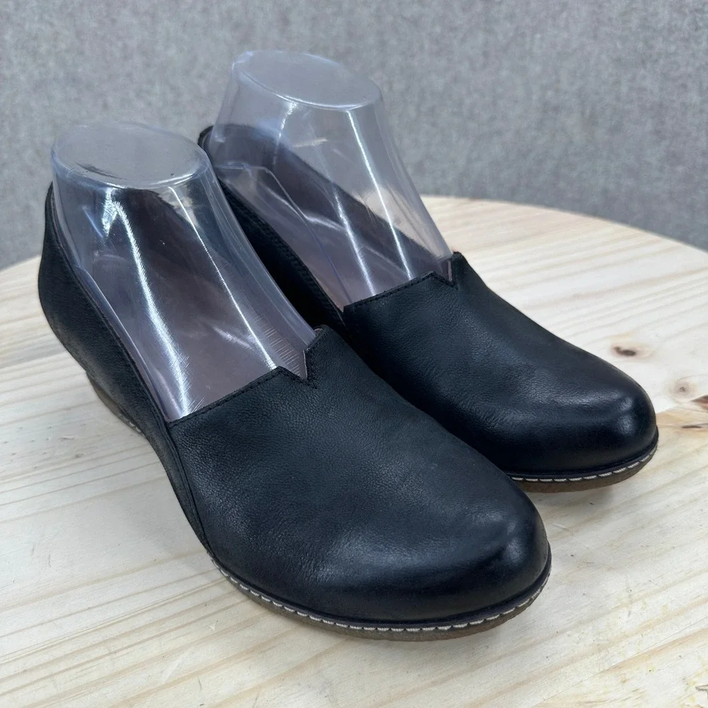 Dansko Liliana Wedge Pumps 7.5-8 Leather V-Cut Slip On Professional Comfort